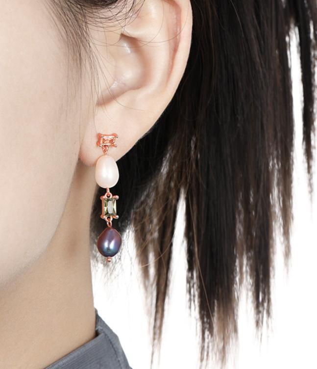 Color Pearl Asymmetrical Stud Earrings