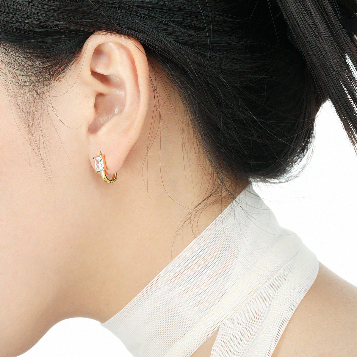 U-shaped Inlaid Zircon Earrings